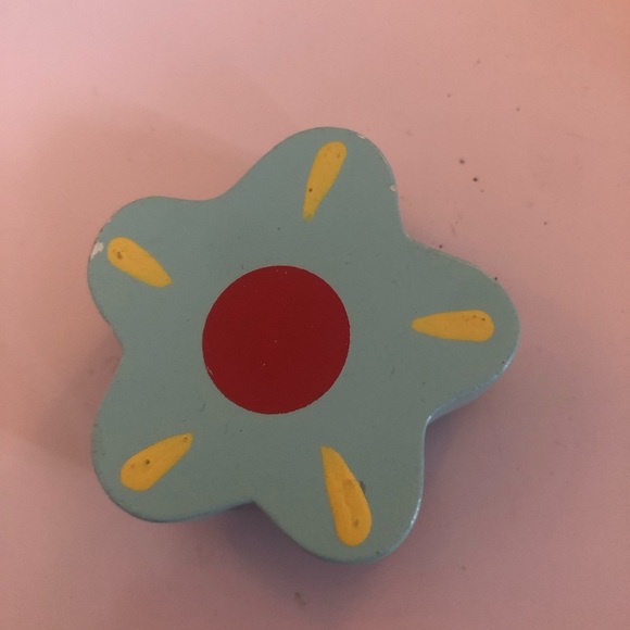 Vintage child decorative drawer handles, bright fun colours, very little wear. - Picture 12 of 13